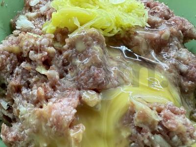 Kotletai iš faršo su svogūnais ir džiovintais česnakais Žingsnis 4