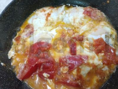 Kiaušinienė su pomidorais ir prieskoniais Žingsnis 6