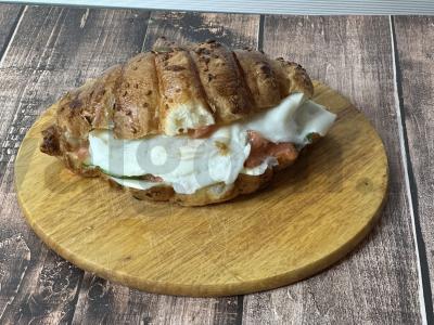 Kruasanas su upėtakiu ir lydytu sūriu Žingsnis 5