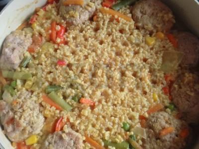 Bulguras su meatballs pagrindine nuotrauka