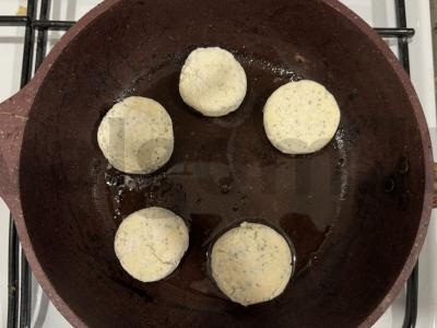 Sūrio blynai su aguonomis Žingsnis 4