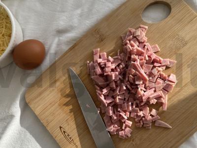 Tortilijos lazdelės su sūriu ir kumpiu pusryčiams Žingsnis 1