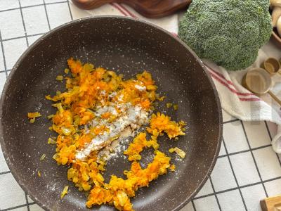 Kreminė brokolių ir grybų sriuba per 35 minutes Žingsnis 4