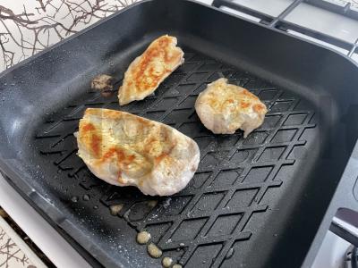 Keptas vištienos filė prieskoniuose Žingsnis 4