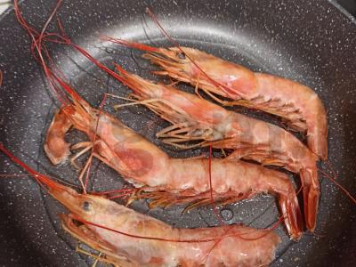 Kepti langustinai sojų padaže Žingsnis 1