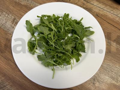 Dietinis salotas iš nektarino ir rukolos Žingsnis 1