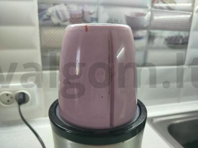 Pieninis kokteilis su braškėmis ir avižiniais dribsniais Žingsnis 2