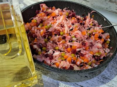 Vinegretas su raugintais kopūstais Žingsnis 9