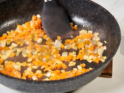 Makaronai su raudonaisiais pupelėmis ir daržovėmis Žingsnis 4