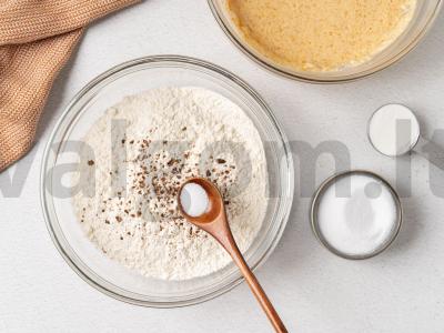 Ananasų pyragas-pervertyšas Žingsnis 7