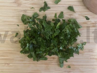 Vištienos kepenėlės su grietine ir žolelėmis Žingsnis 5