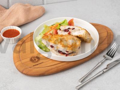 Vištienos krūtinėlė su raugintais kopūstais pagrindine nuotrauka