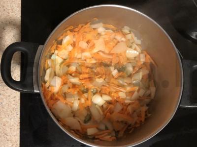 Sūrio grietinėlės sriuba su pievagrybiais ir morkomis Žingsnis 2