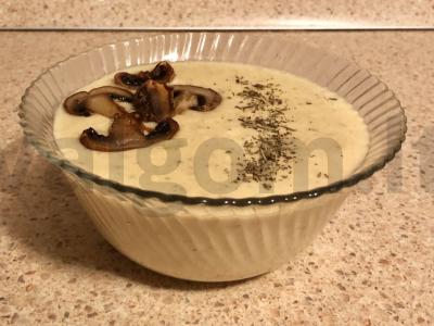 Sūrio grietinėlės sriuba su pievagrybiais ir morkomis pagrindine nuotrauka