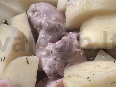 Vištienos blauzdelės su troškintomis bulvėmis Žingsnis 3