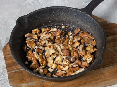 Salotas su graikiniais riešutais ir vynuogėmis Žingsnis 2