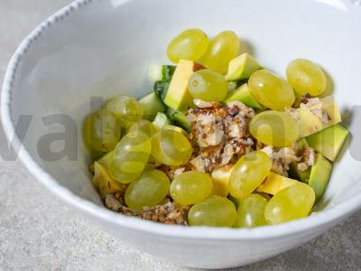 Salotas su graikiniais riešutais ir vynuogėmis Žingsnis 4