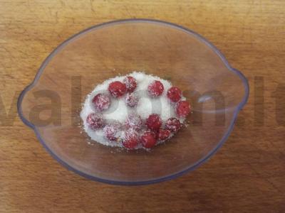 Išdžiovintų obuolių ir juodųjų serbentų lapų gėrimas Žingsnis 2