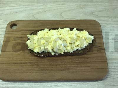 Brusketa su skrambliu Žingsnis 5