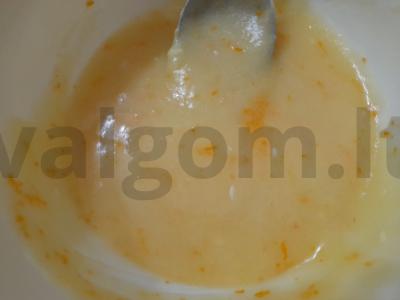 Velykinis pyragas su razinomis ir citrinos žievelėmis Žingsnis 8