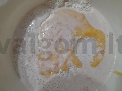 Velykinis pyragas su razinomis ir citrinos žievelėmis Žingsnis 10