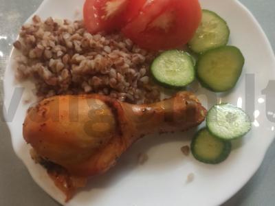 Kepta vištienos blauzda aštriame padaže Žingsnis 5