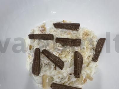 Desertas „Grietininis“ su džiūvėsėliais pagrindine nuotrauka