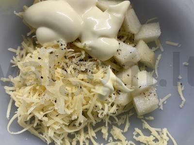 Ananasų salotos su sūriu ir česnaku Žingsnis 4