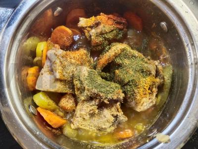 Vištiena su daržovėmis ir žolelėmis vakarienei Žingsnis 4