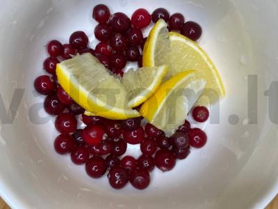 Citrinų spanguolių arbata Žingsnis 2