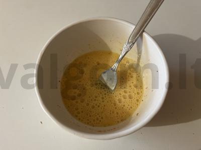 Oro kiaušinių ritinys su lydytu sūriu Žingsnis 5