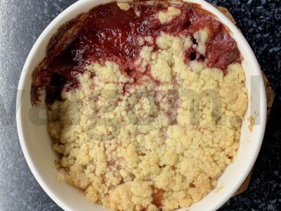 Braškinių kramblis prie arbatos pagrindine nuotrauka