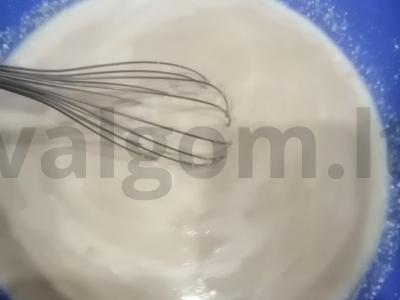 Sūrio-česnako bandelės Žingsnis 1