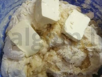 Sūrio-česnako bandelės Žingsnis 4