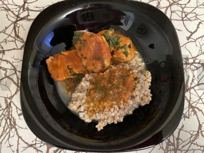 Kvapni padažas su mėsa ir aštria adžika pagrindine nuotrauka