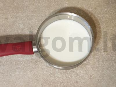 Kviečių košė su kiviais ir kokosu Žingsnis 1