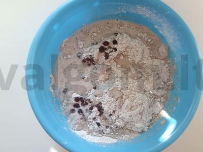 Ruginė duona su razinomis ir sėklomis Žingsnis 2