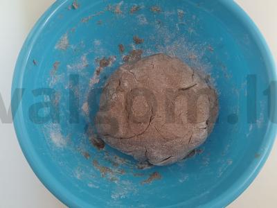 Ruginė duona su razinomis ir sėklomis Žingsnis 3