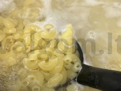 Makaronai su jautienos troškiniu pietums Žingsnis 1