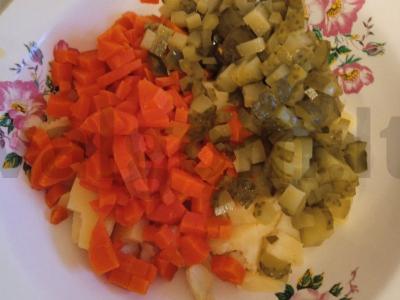 Salotos su kalmarais ir česnako padažu Žingsnis 3