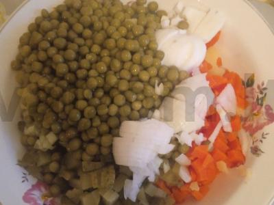 Salotos su kalmarais ir česnako padažu Žingsnis 5