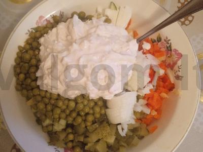 Salotos su kalmarais ir česnako padažu Žingsnis 6