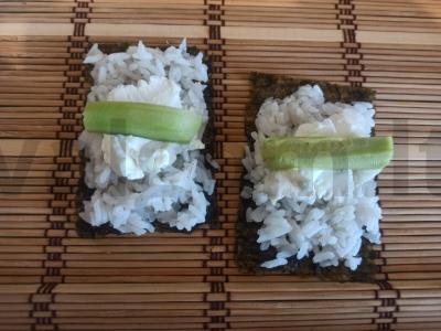 Onigiri su varškės sūriu ir šviežiu agurku Žingsnis 4
