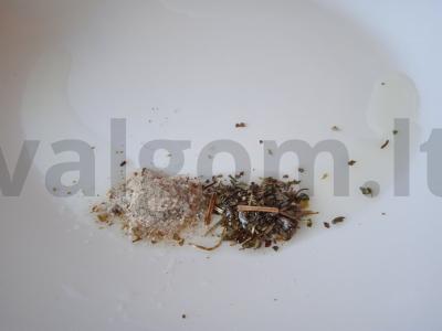 Vištienos šlaunelės, keptos su baziliku ir Karibų daržovių mišiniu Žingsnis 1