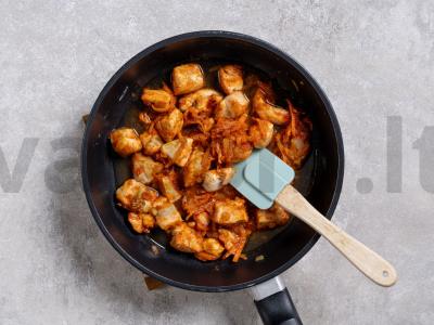 Vištienos filė guliašas Žingsnis 8