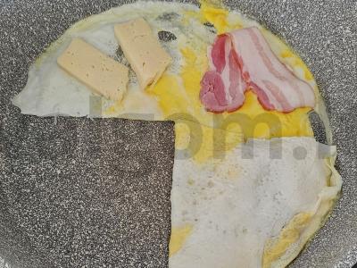 Kiaušinienė su sūriu ir bekonu pusryčiams Žingsnis 2