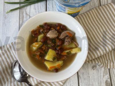 Pupelių sriuba su kalakutiena pagrindine nuotrauka