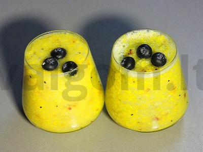 Salierų kokteilis su obuoliu, kivi ir apelsinu pagrindine nuotrauka