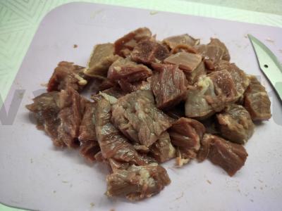 Mėsos padažas iš jautienos su prieskoniais Žingsnis 1