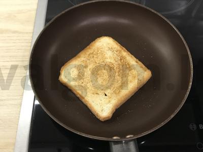 Tostai su lašišų ir varškės sūrio užtepėle Žingsnis 4